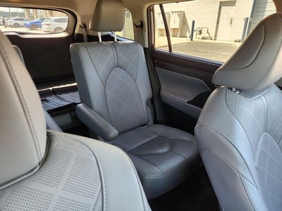 2021 Toyota Highlander Platinum