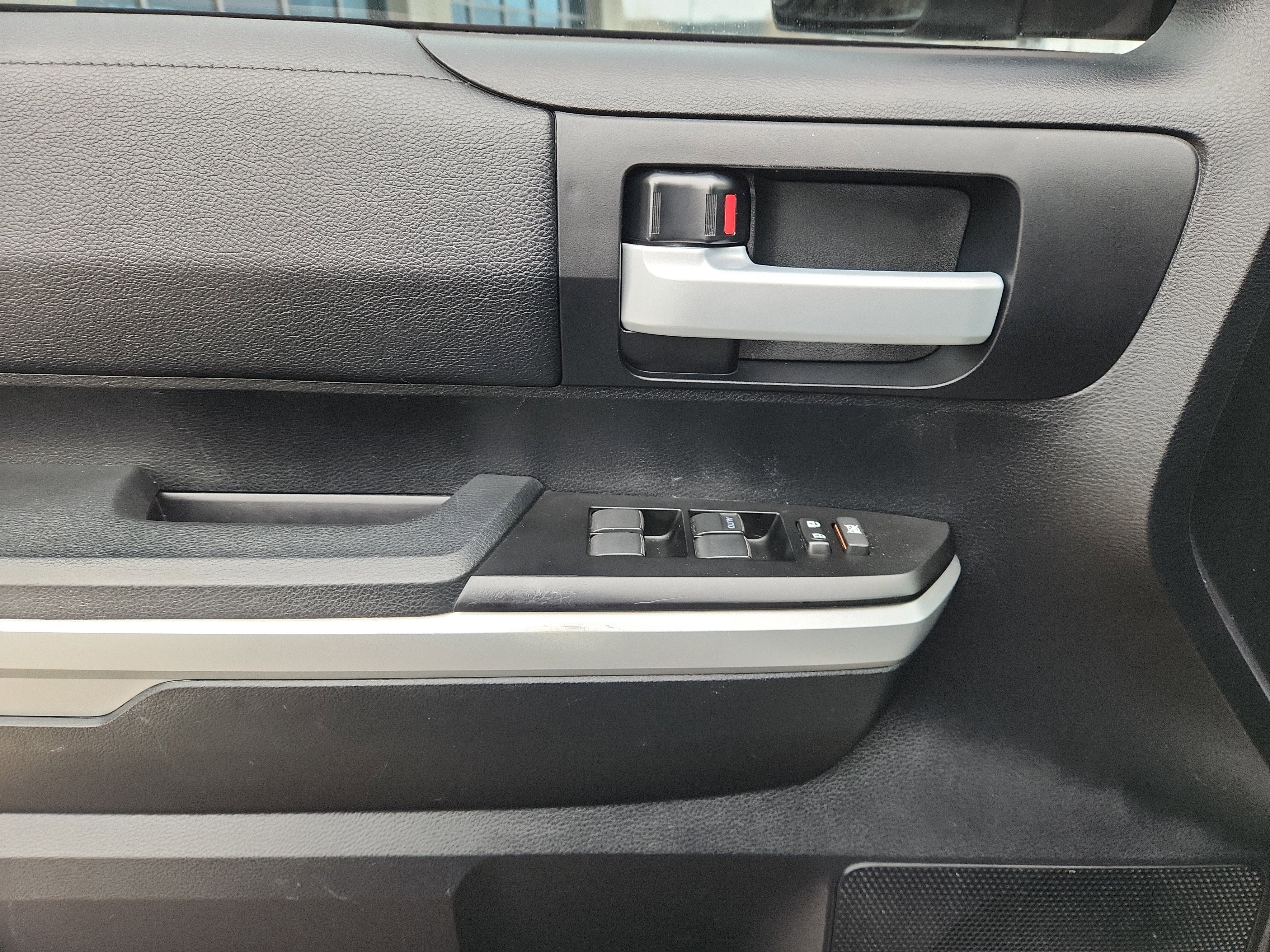 2017 Toyota Tundra 4WD SR5