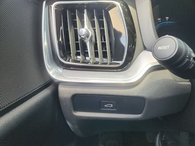 2024 Volvo S60 B5 Core Dark Theme