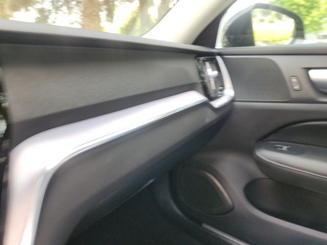 2024 Volvo S60 B5 Core Dark Theme