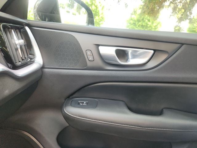 2024 Volvo S60 B5 Core Dark Theme