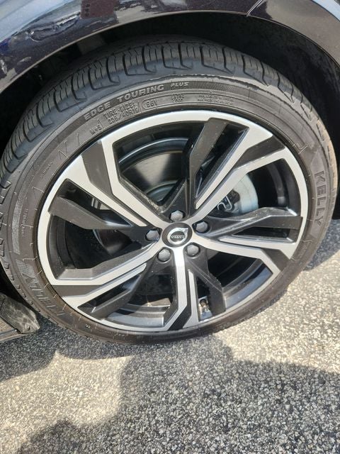 2024 Volvo S60 B5 Core Dark Theme