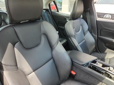 2024 Volvo S60 B5 Core Dark Theme
