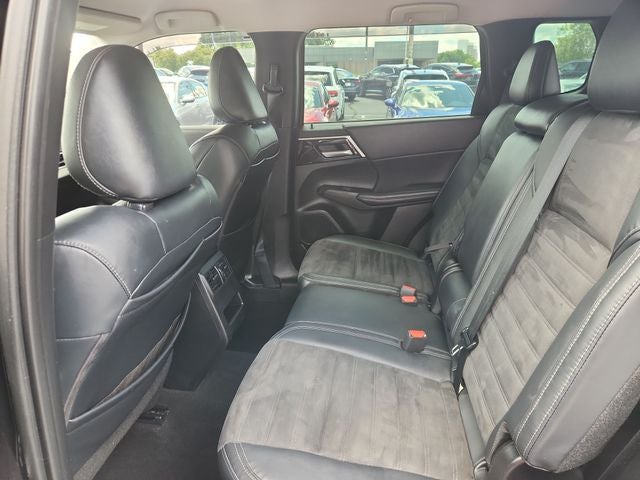 2023 Mitsubishi Outlander SE Black Edition