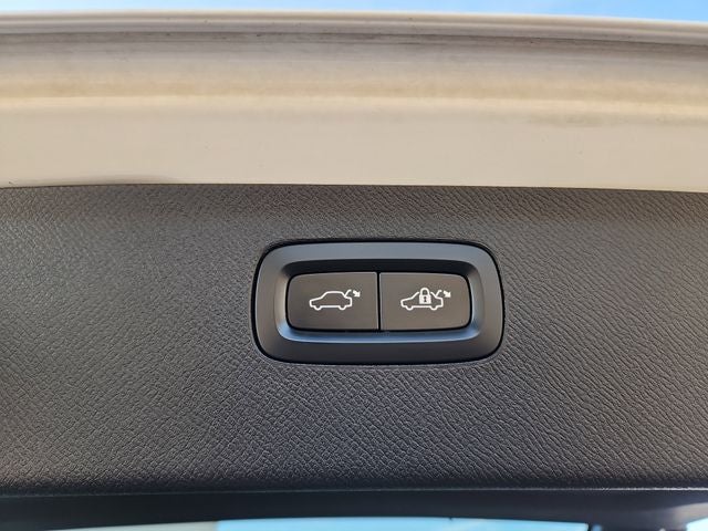 2021 Volvo XC90 T5 Momentum