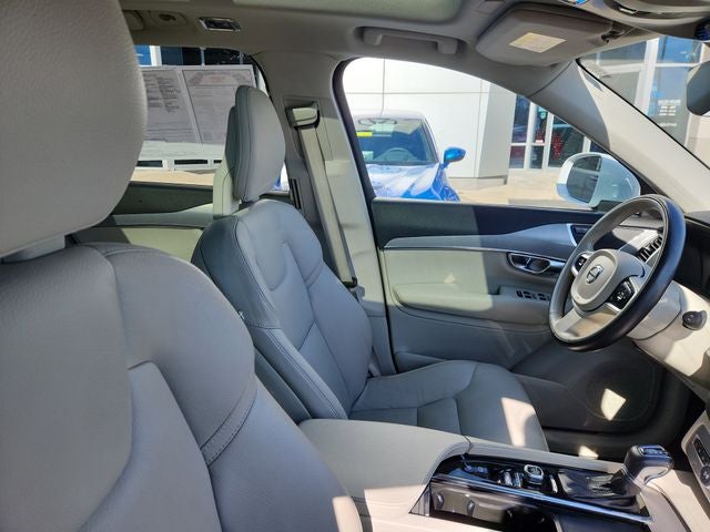 2021 Volvo XC90 T5 Momentum