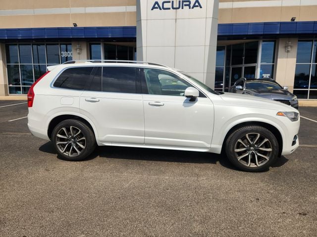 2016 Volvo XC90 T6 Momentum