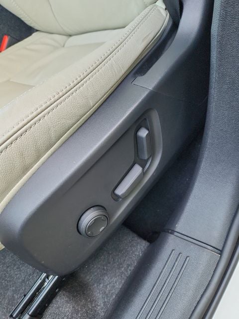 2022 Volvo XC40 Momentum