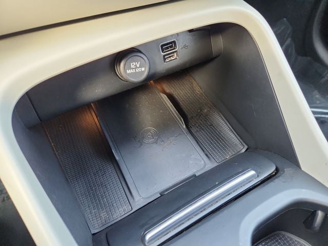 2022 Volvo XC40 Momentum