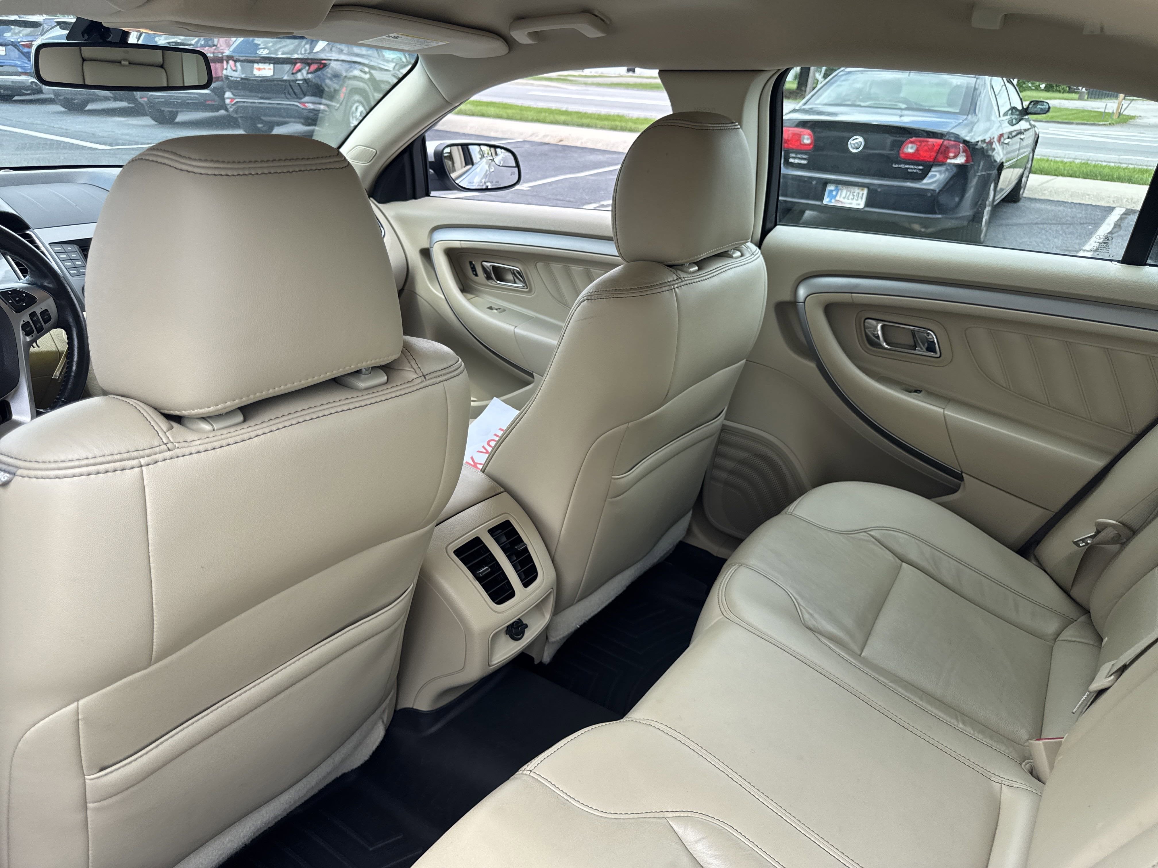 2016 Ford Taurus SEL