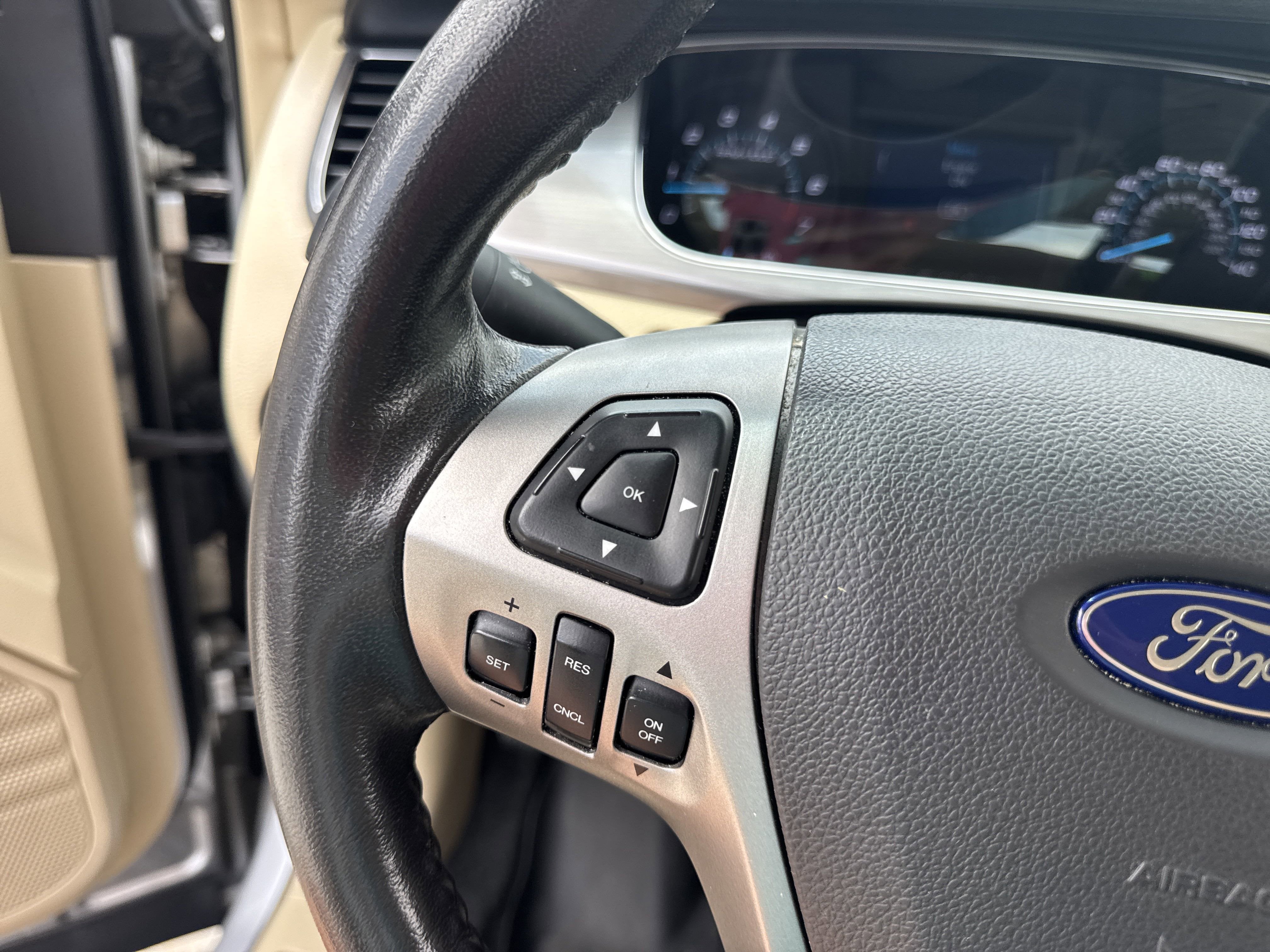 2016 Ford Taurus SEL