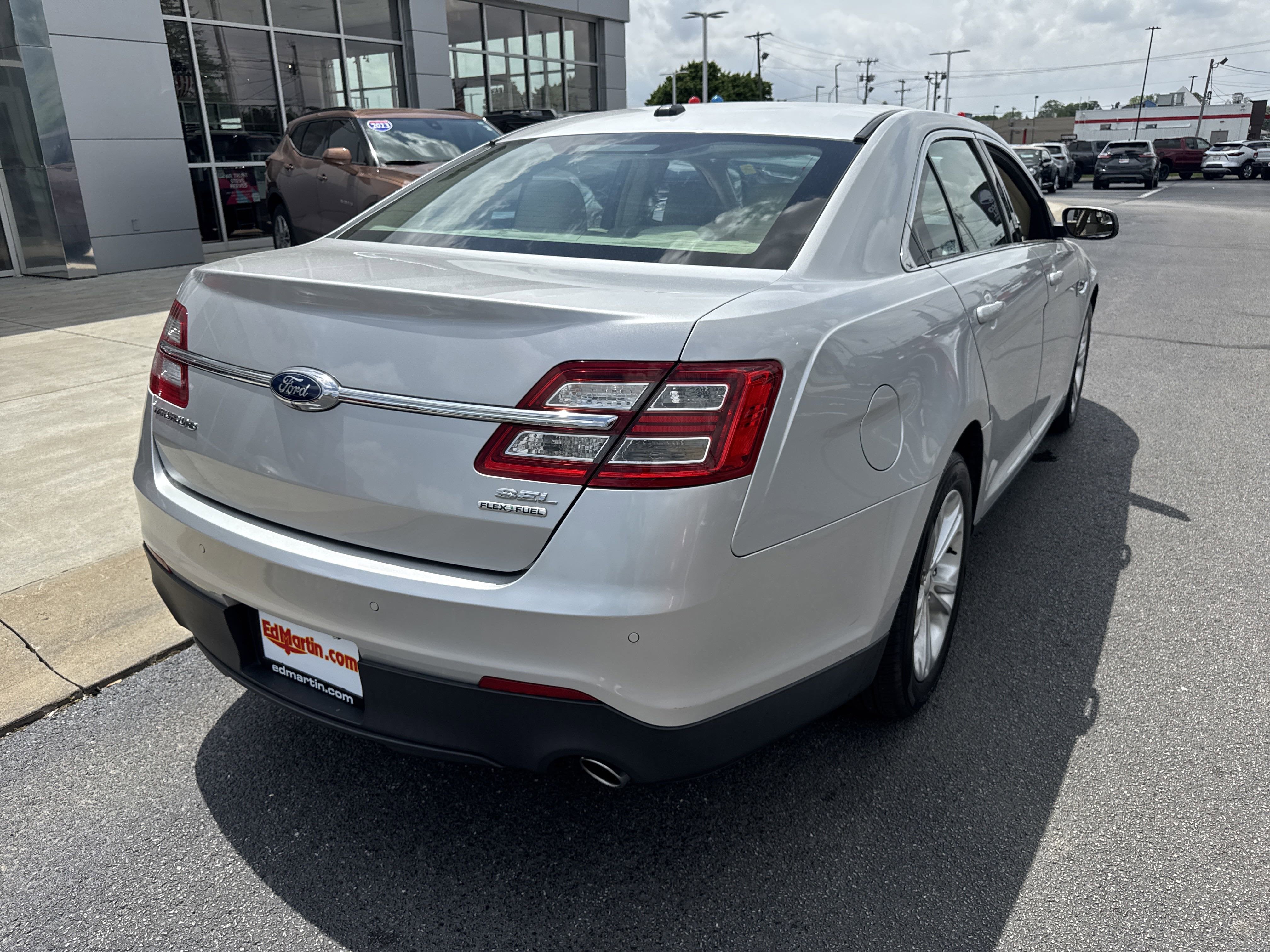 2016 Ford Taurus SEL