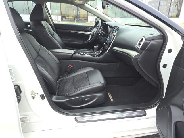 2017 Nissan Maxima SR