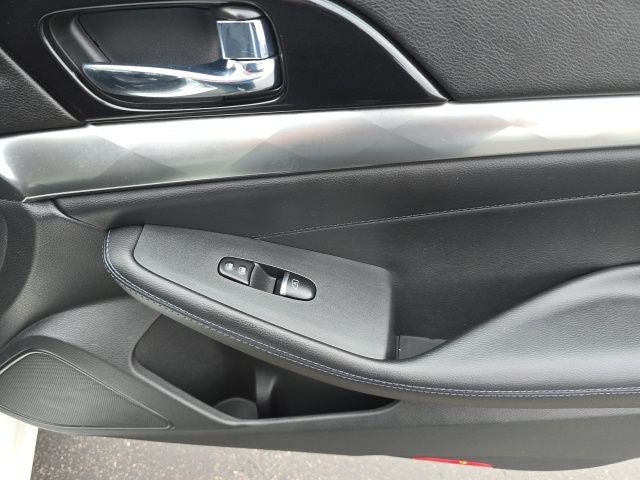 2017 Nissan Maxima SR