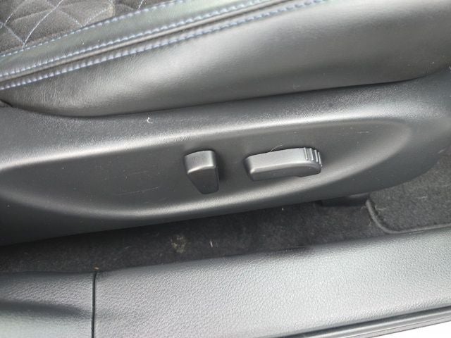 2017 Nissan Maxima SR