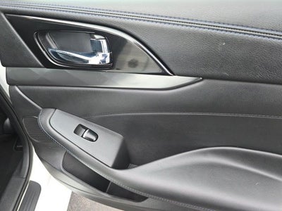 2017 Nissan Maxima SR