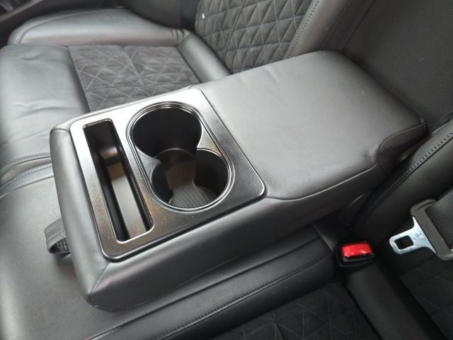 2017 Nissan Maxima SR