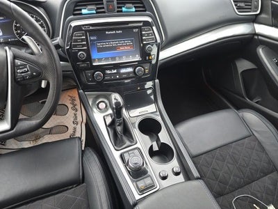 2017 Nissan Maxima SR
