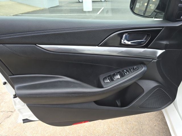 2017 Nissan Maxima SR