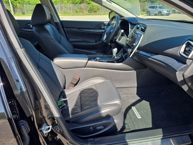 2023 Nissan Maxima Platinum