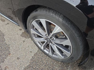 2023 Nissan Maxima Platinum