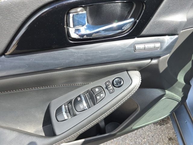 2023 Nissan Maxima Platinum