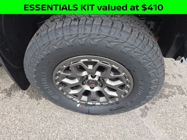 2026 Nissan Frontier PRO-4X with R Package