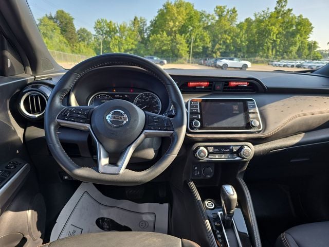 2020 Nissan Kicks SR