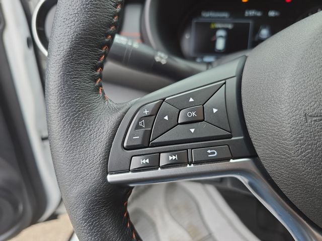 2022 Nissan Kicks SR