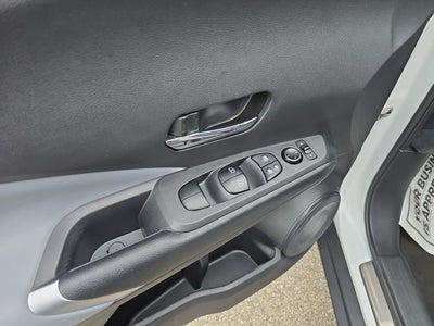 2022 Nissan Kicks SR