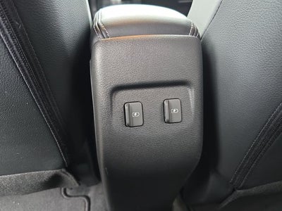 2022 Nissan Kicks SR
