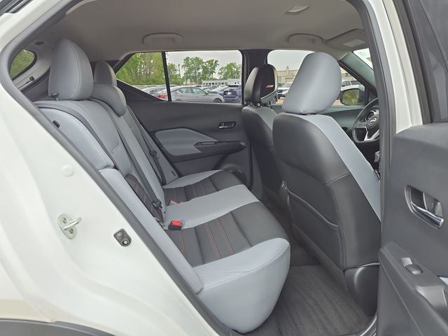2022 Nissan Kicks SR