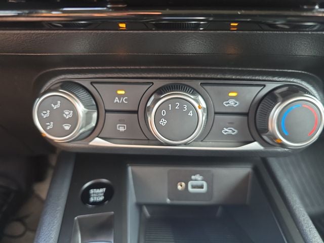 2025 Nissan Kicks S