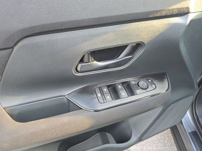 2025 Nissan Kicks S