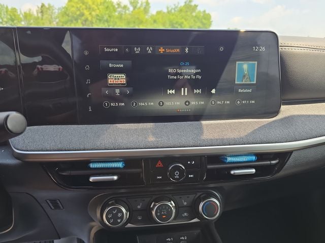 2025 Nissan Kicks SV PREMIUM