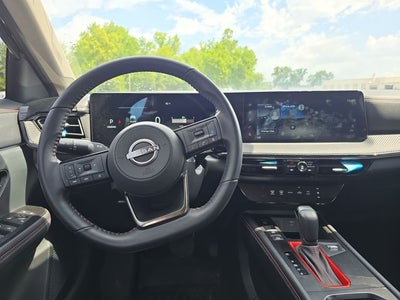 2025 Nissan Kicks SR
