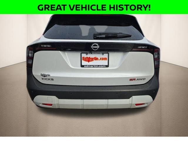 2025 Nissan Kicks SR
