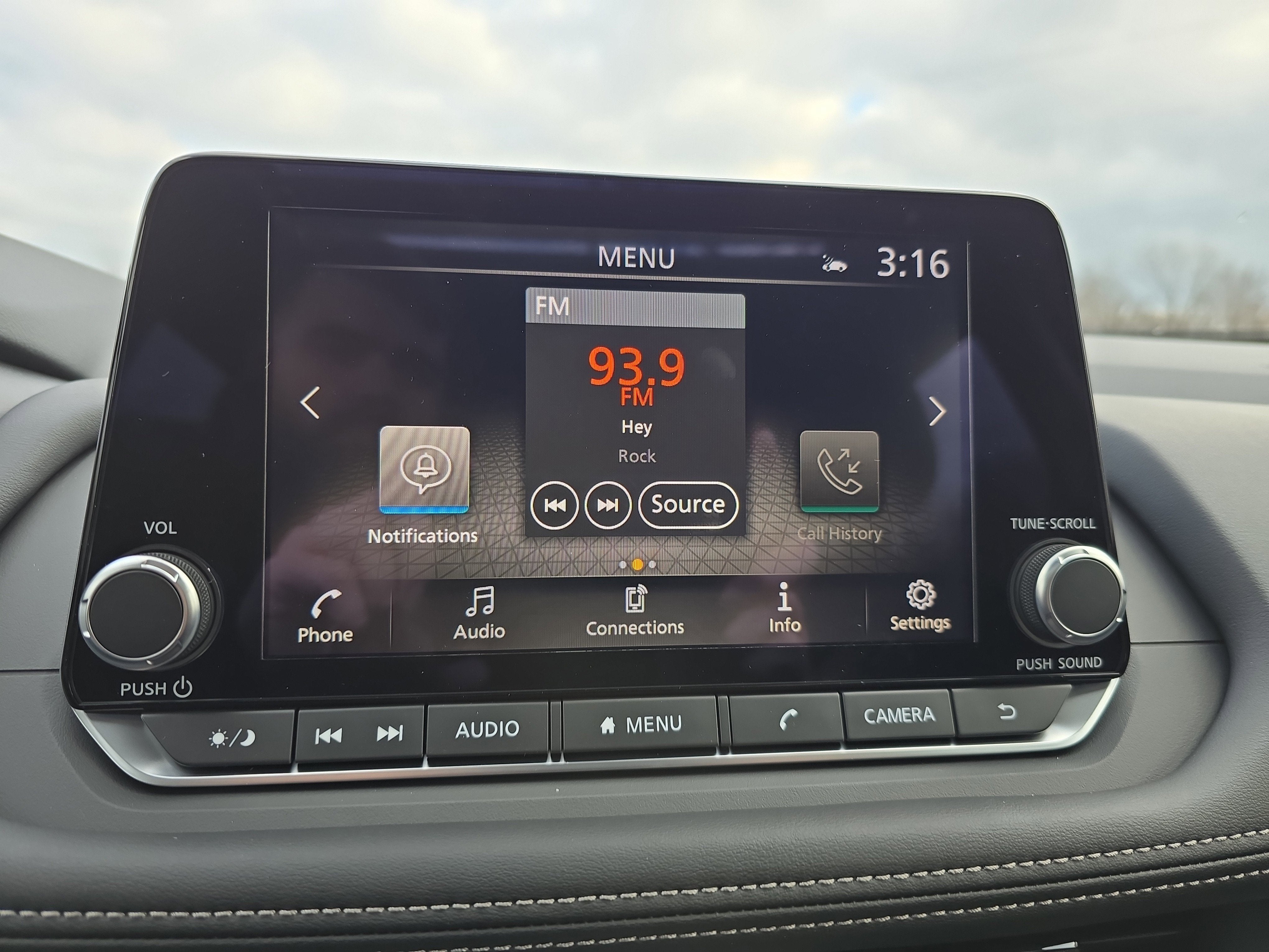 2026 Nissan Rogue Dark Armor