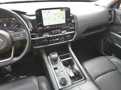 2022 Nissan Pathfinder SL