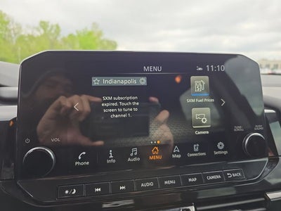 2022 Nissan Pathfinder SL
