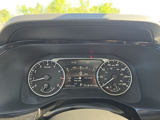 2025 Nissan Pathfinder SL