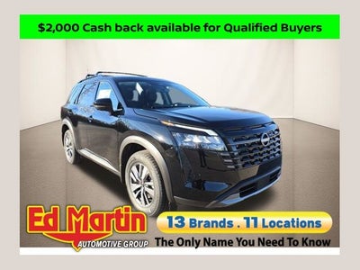 2026 Nissan Pathfinder SL