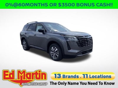 2026 Nissan Pathfinder SL