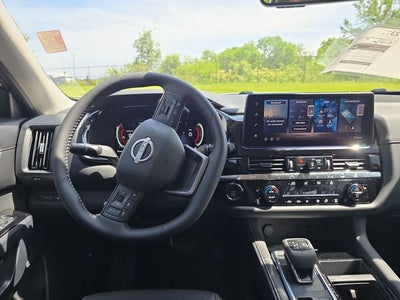 2026 Nissan Pathfinder SL