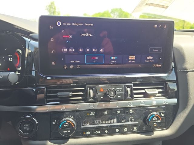 2026 Nissan Pathfinder SL