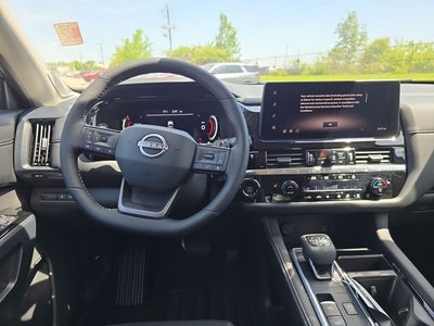 2026 Nissan Pathfinder SL