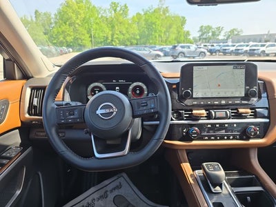2025 Nissan Pathfinder Platinum