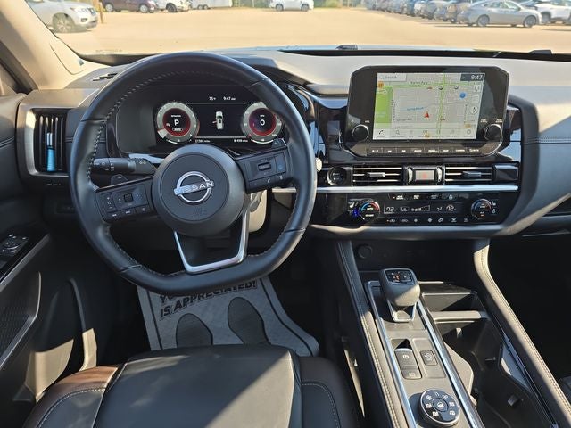 2025 Nissan Pathfinder Platinum