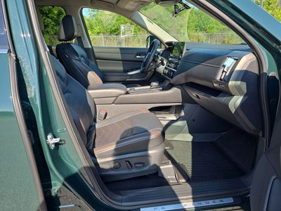 2025 Nissan Pathfinder Platinum