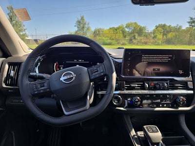 2026 Nissan Pathfinder Platinum
